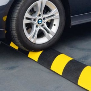 Traffic Safety - Rubber wheel stopper - 1