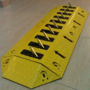 Traffic Safety - Tire Tyre Killer deflator Traffic Spikes Barrier Surface Mount One way road traffic Barriers
